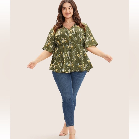 BloomChic Plus Size XL Floral Print Ruffles Surplice Neck Blouse us14-16 - Picture 6 of 7